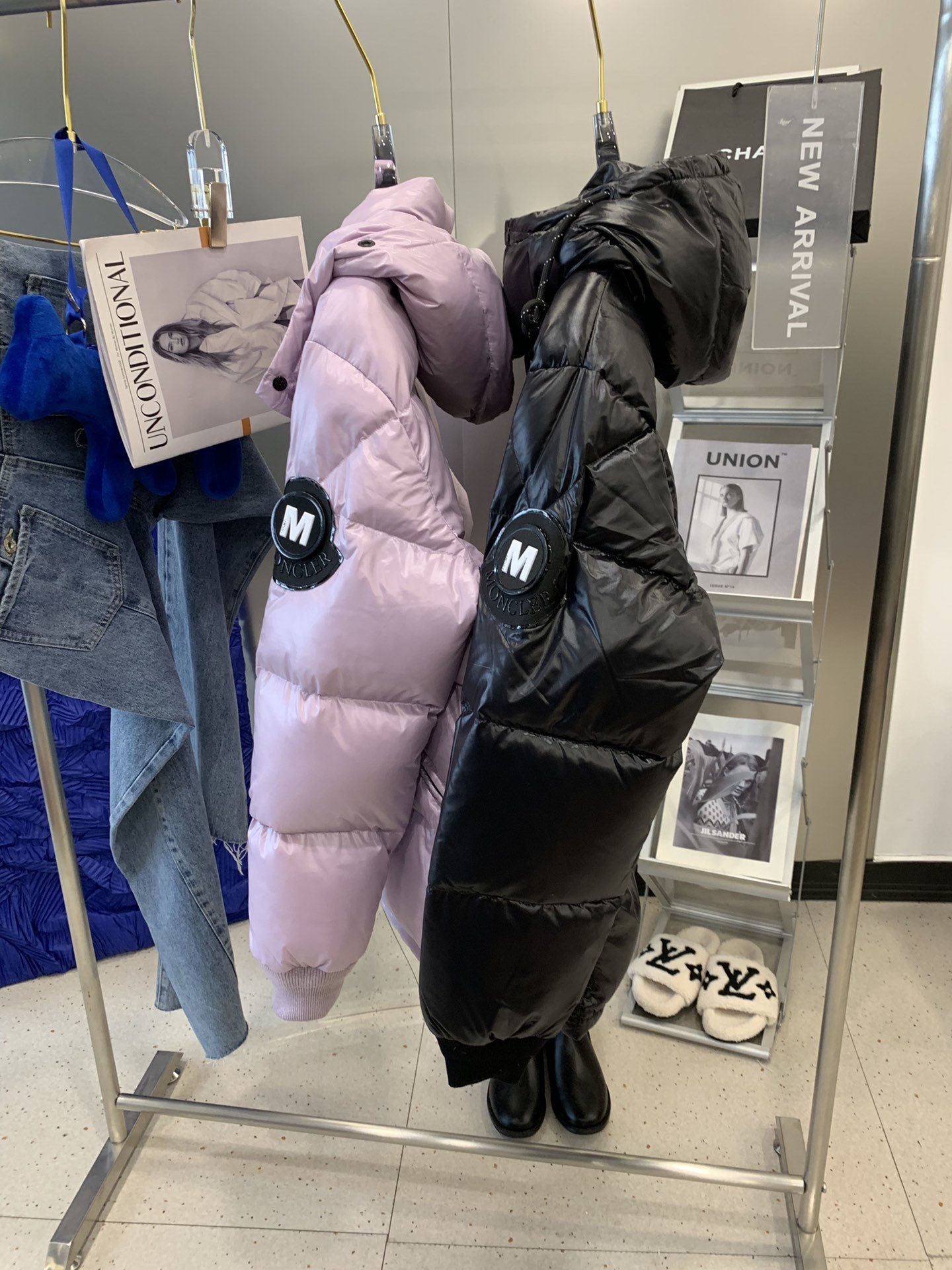 Moncler蒙口m羽绒服%白鸭绒!