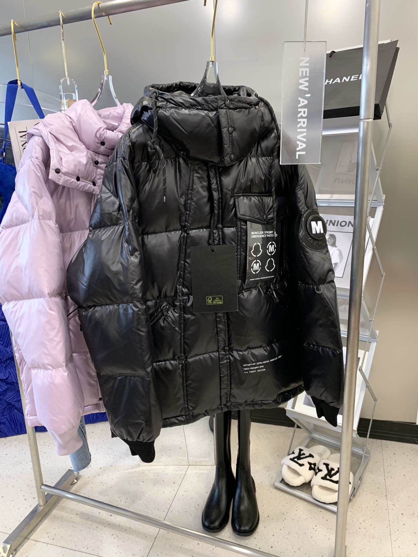 Moncler蒙口m羽绒服%白鸭绒!