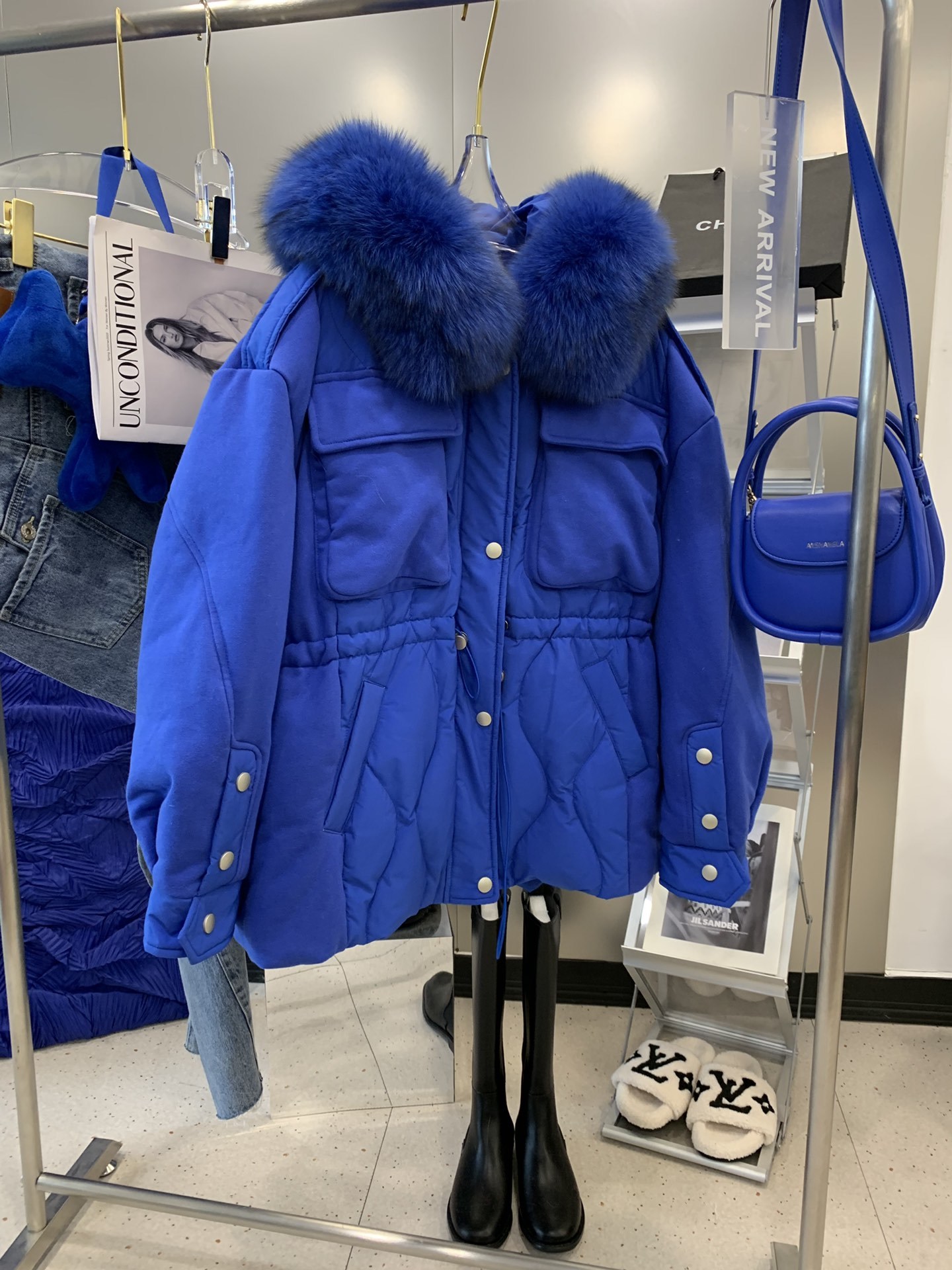 BALENCI*GA克莱因蓝狐狸毛羽