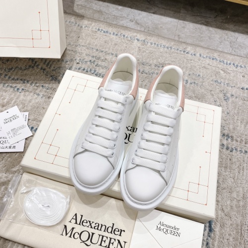 Alexander McQueen Skateboard Shoes Top Fake Designer White Unisex Women Men Cowhide Genuine Leather Rubber TPU 1 Alexander McQueen Skateboard Shoes Top Fake Designer
White Unisex Women Men Cowhide Genuine Leather Rubber TPU