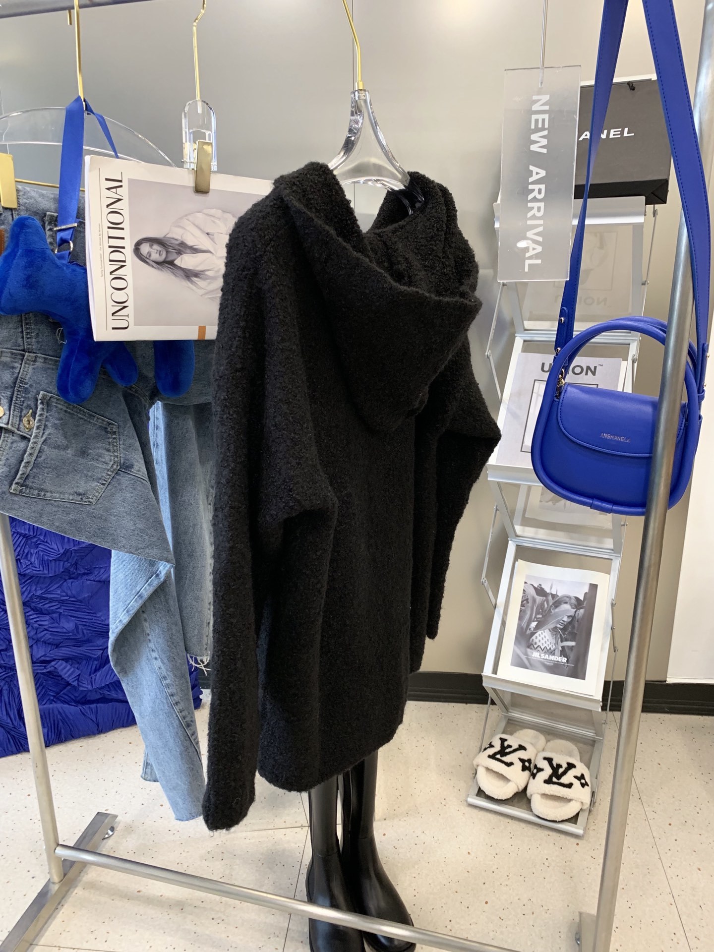 ChristianDior8字连帽毛
