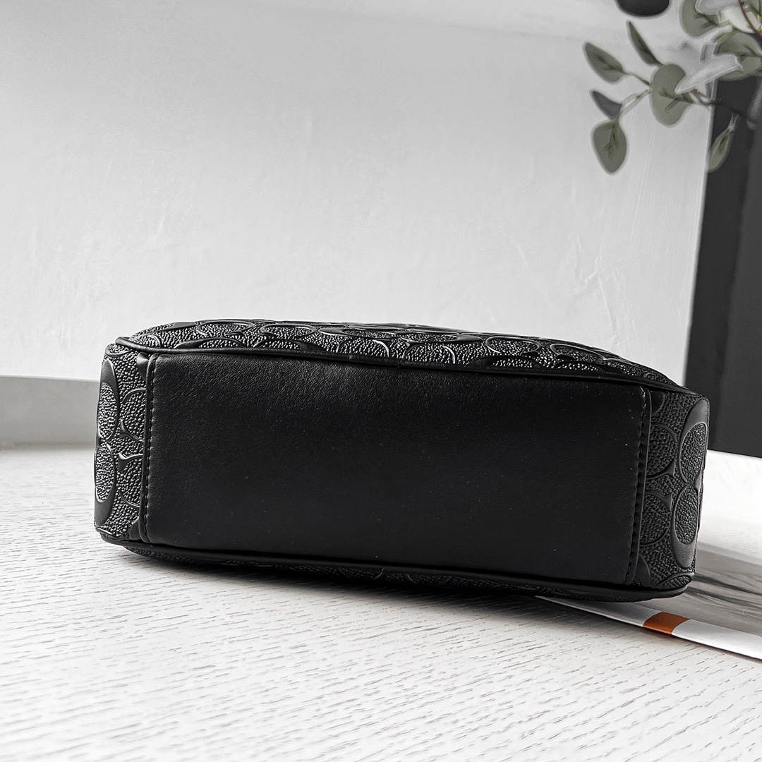 Coach 高端品质 C家F11741男士浮雕压c纹单肩斜挎包