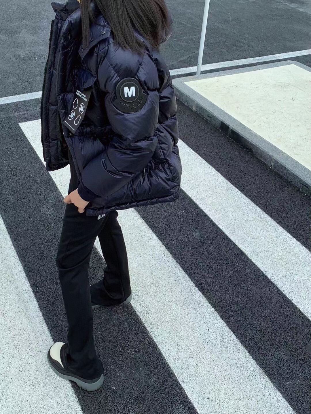 Moncler蒙口m羽绒服%白鸭绒!