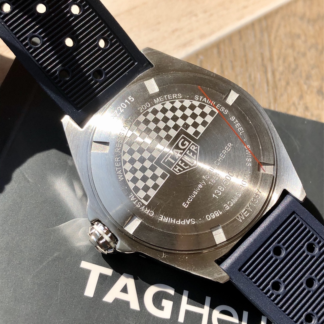 批💰1500配盒
新款硬货，Original Tagheuer,泰格豪雅F1系列机械表，专柜15500。 ~43mm表径，蓝宝石镜面，超强夜光指针，原装机芯，支持拆机验货，硬汉风格，超高难度精钢拉丝工艺无法仿制，一表一码配吊牌，专柜同步！全新全套出！