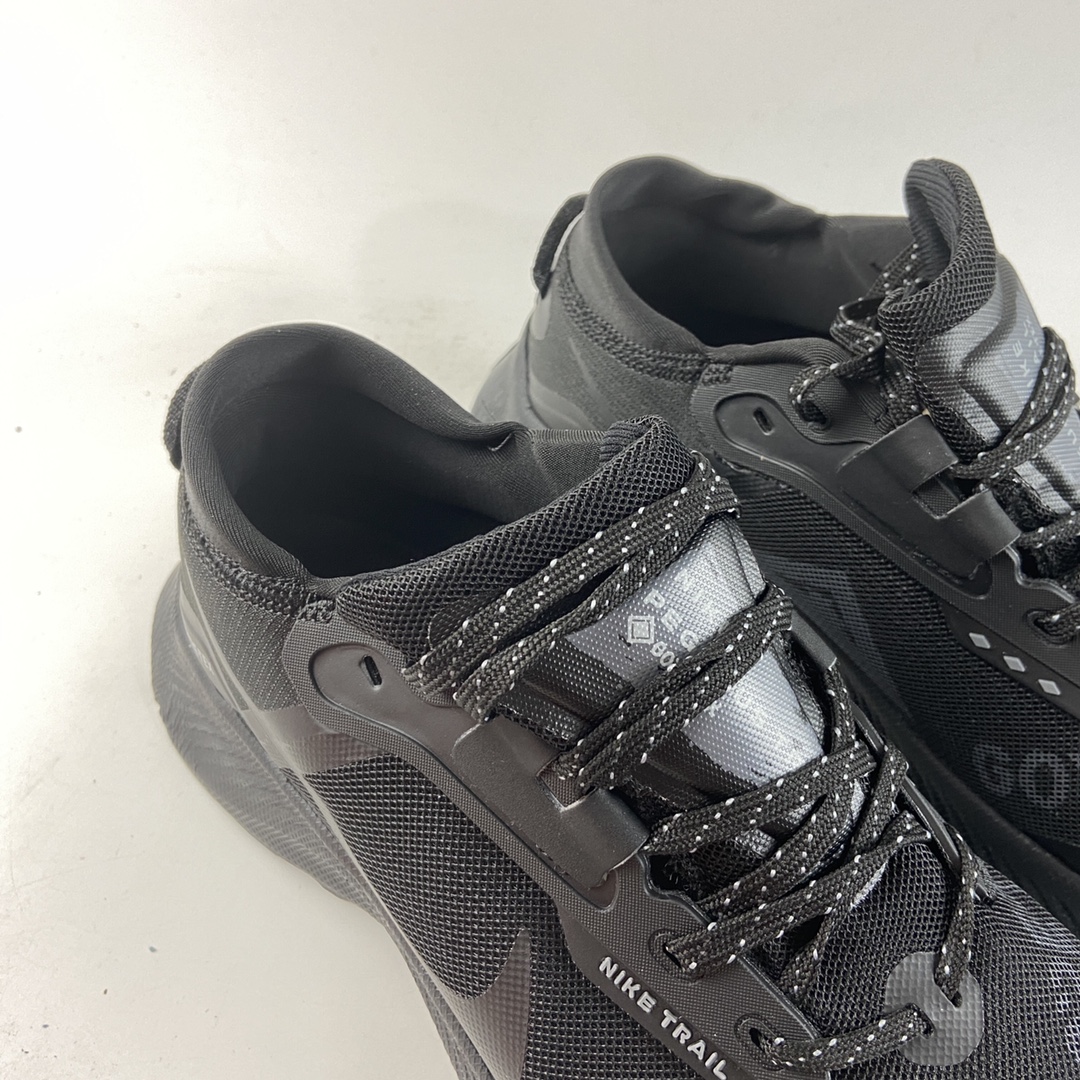 P220 NIKE Pegasus Trail 3 跑鞋 DC8793-001
