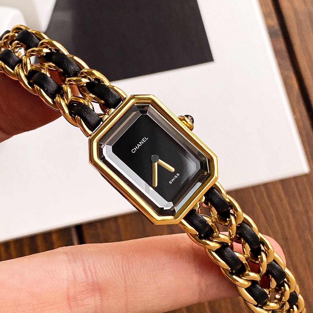 中古款香奈儿经典1987腕表