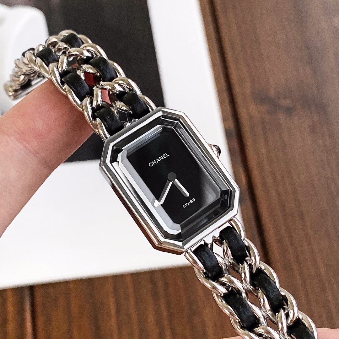 中古款香奈儿经典1987腕表