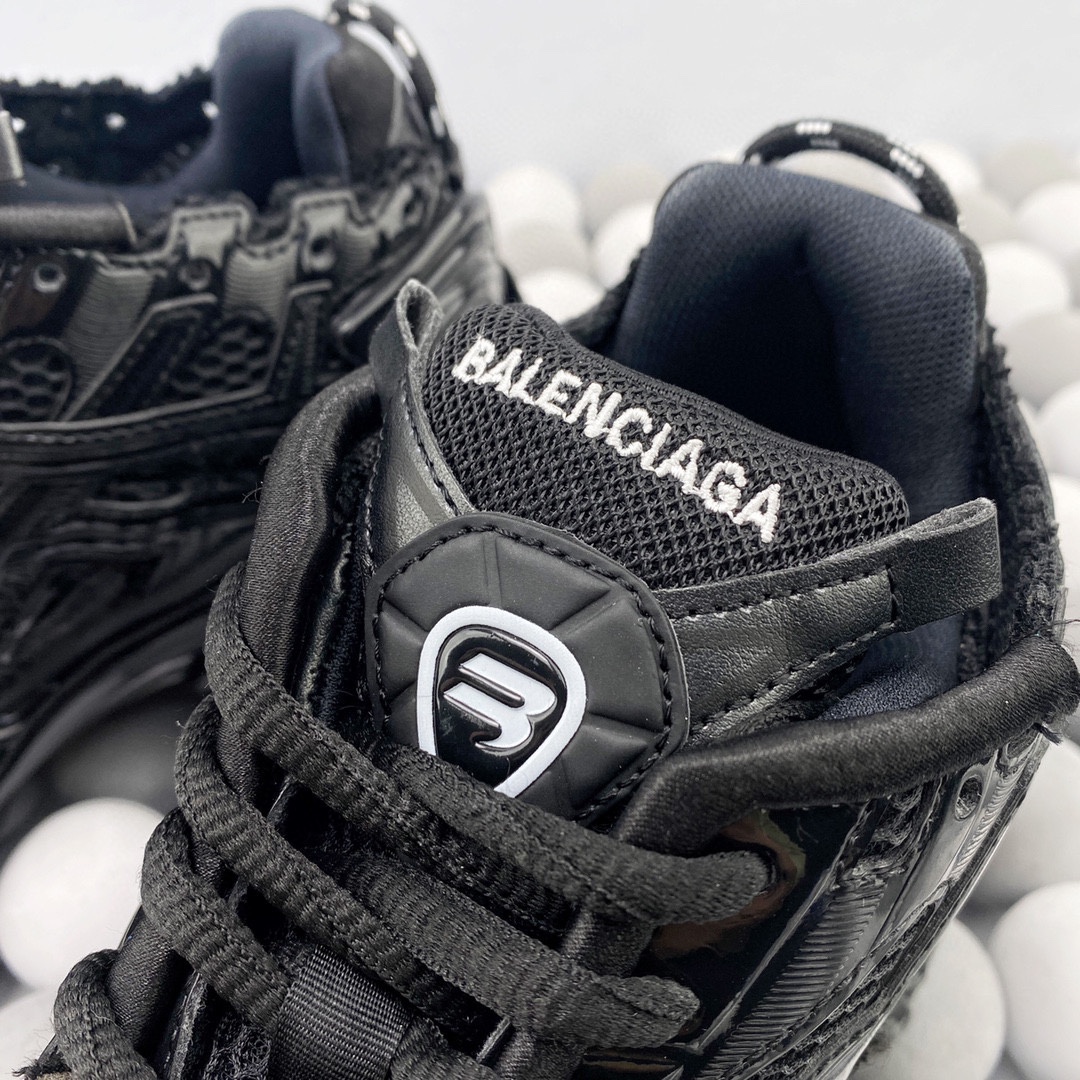 Detalles de la versión puramente original del nuevo BALENCIAGA-Runner 7.0