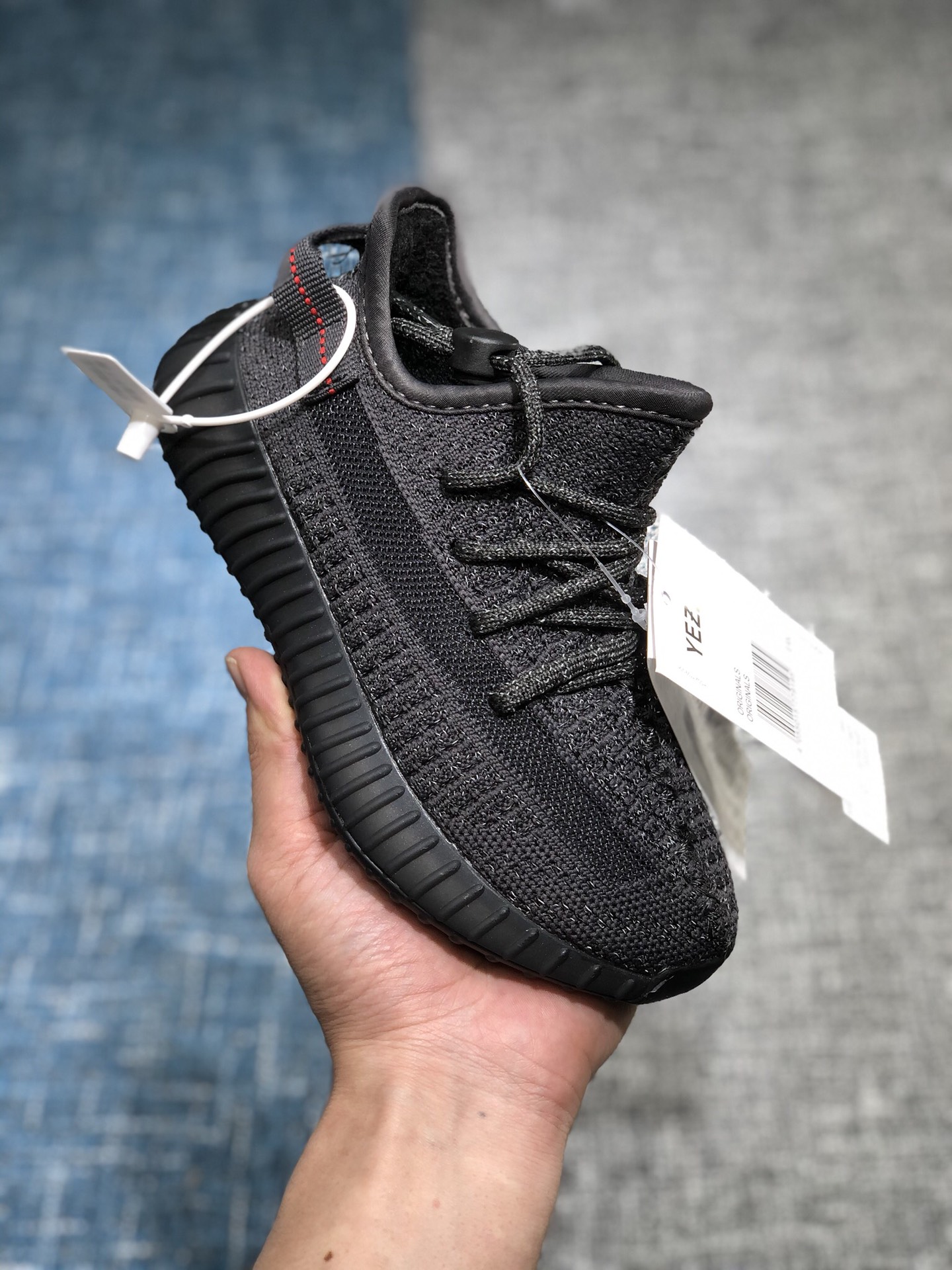加毛款 冬季专属 ❗️加绒满天星 全新批次出货 独家供应👏Yeezy 350v2 黑满天星 童鞋#同步官方发售版本 市场唯一正确版本 原厂纸板开模 原厂织面，市售唯一巴斯夫童鞋，专供外贸 中文盒标齐全 完全可充正操作 货号：FU9007 尺码：28-35-选品中心