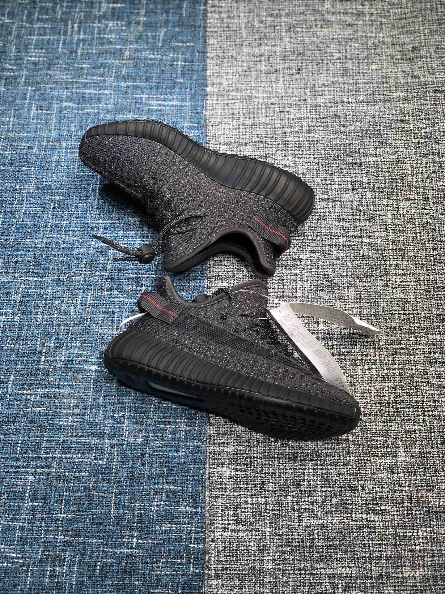 图片[8]-加毛款 冬季专属 ❗️加绒满天星 全新批次出货 独家供应👏Yeezy 350v2 黑满天星 童鞋#同步官方发售版本 市场唯一正确版本 原厂纸板开模 原厂织面，市售唯一巴斯夫童鞋，专供外贸 中文盒标齐全 完全可充正操作 货号：FU9007 尺码：28-35-选品中心