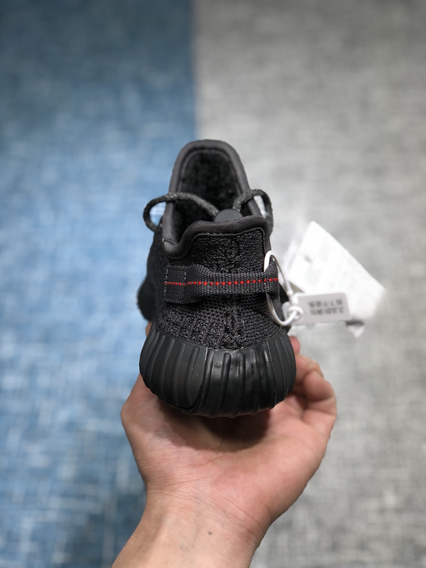 图片[5]-加毛款 冬季专属 ❗️加绒满天星 全新批次出货 独家供应👏Yeezy 350v2 黑满天星 童鞋#同步官方发售版本 市场唯一正确版本 原厂纸板开模 原厂织面，市售唯一巴斯夫童鞋，专供外贸 中文盒标齐全 完全可充正操作 货号：FU9007 尺码：28-35-选品中心