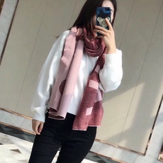 P来自瑞典的Acne Studios一直以其前卫大胆又简约富有质感的风格带出各路大热款。将简约穿出一 P来自瑞典的Acne Studios一直以其前卫大胆又简约富有质感的风格带出各路大热款。将简约穿出一