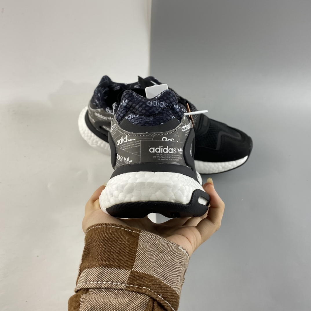 P220   Adidas Originals 2020 Day Jogger Boost