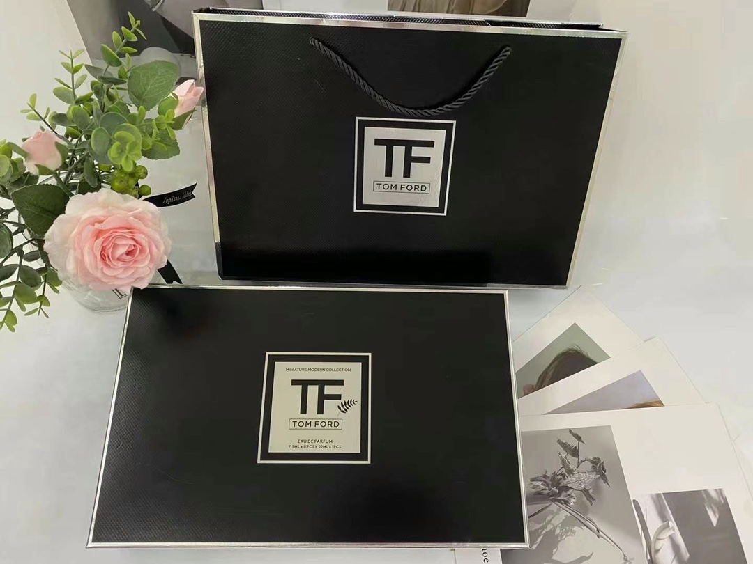 Tom Ford Miniature Modern Collection Perfume Gift Set - 12 Piece Variety 1 i1637507379 6375 0
