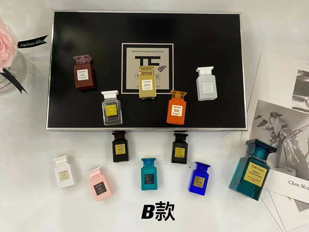 Tom Ford Miniature Modern Collection Perfume Gift Set - 12 Piece Variety 9 i1637507379 8209 8