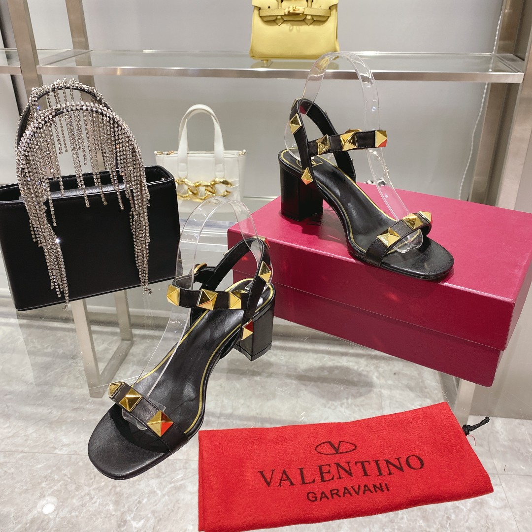 [Valen*tino]〰 Sandalias con tachuelas Valentino nuevas, de primera calidad Exterior: piel de oveja i