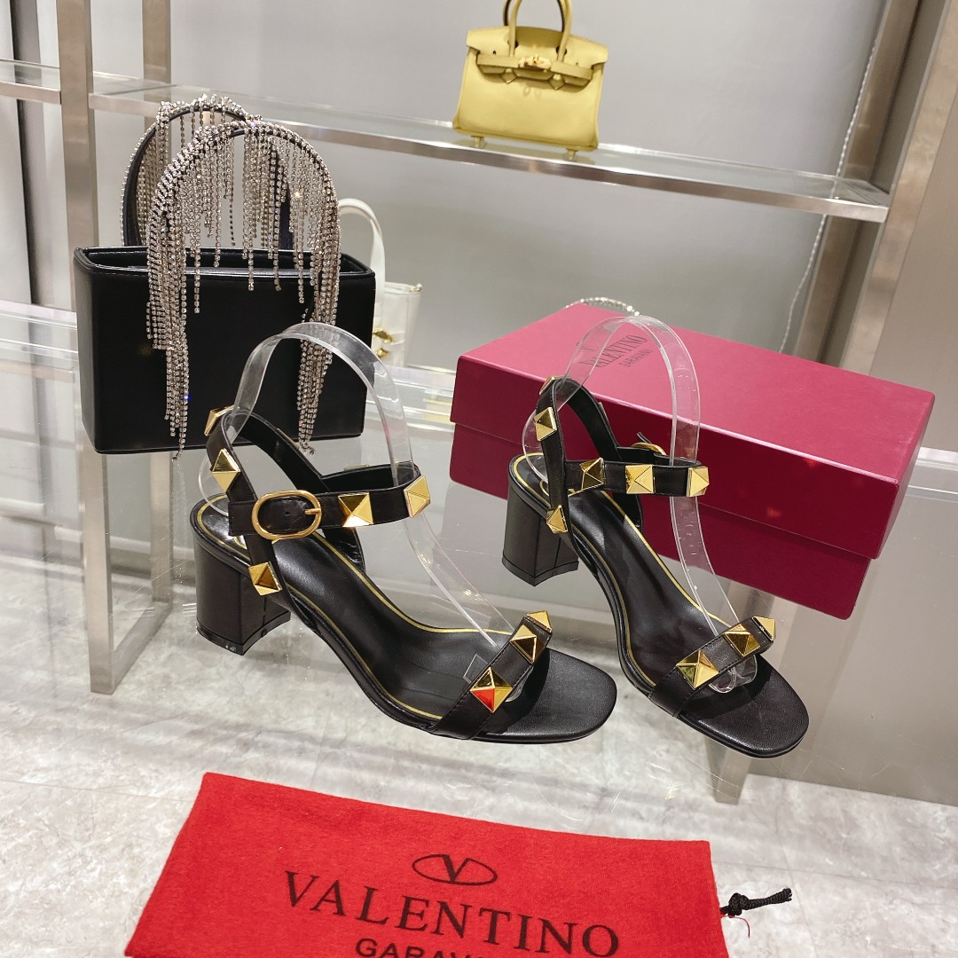 [Valen*tino]〰 Sandalias con tachuelas Valentino nuevas, de primera calidad Exterior: piel de oveja i