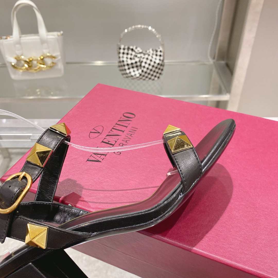 [Valen*tino]〰 Sandalias con tachuelas Valentino nuevas, de primera calidad Exterior: piel de oveja i