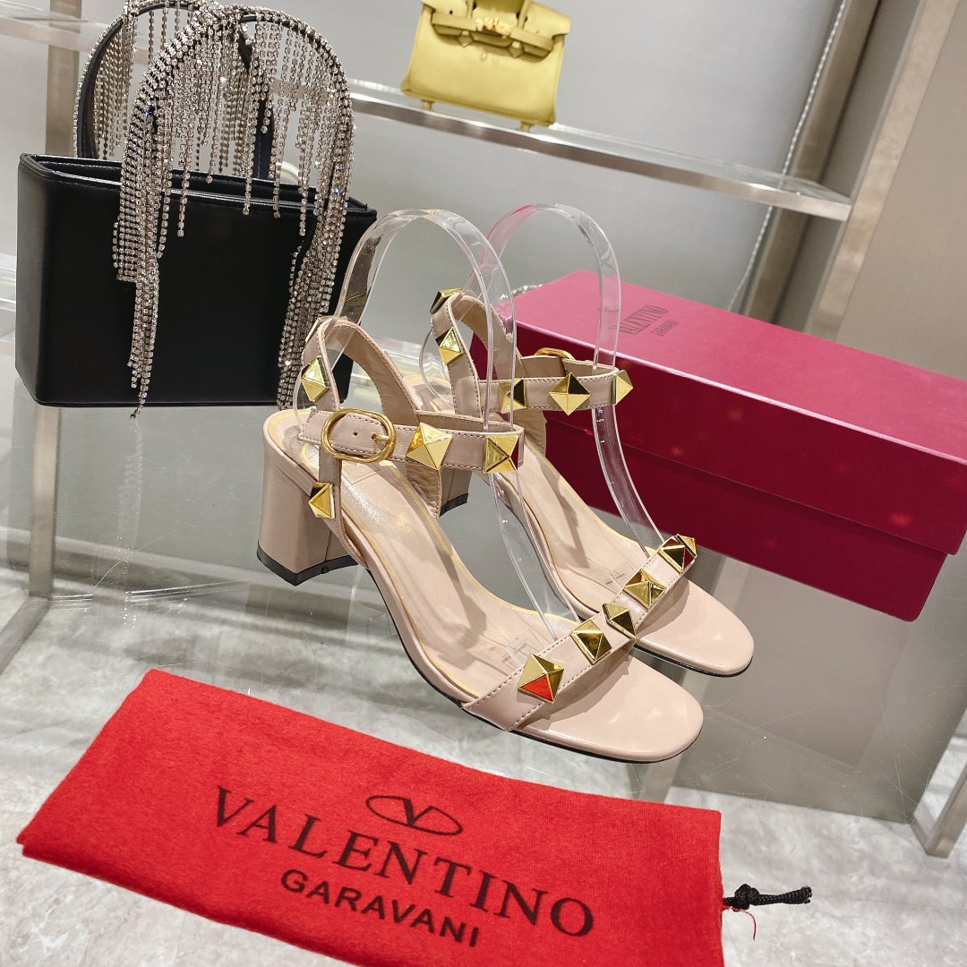 [Valen*tino]〰 Sandalias con tachuelas Valentino nuevas, de primera calidad Exterior: piel de oveja i