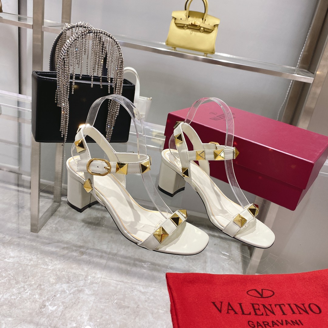 [Valen*tino]〰 Sandalias con tachuelas Valentino nuevas, de primera calidad Exterior: piel de oveja i