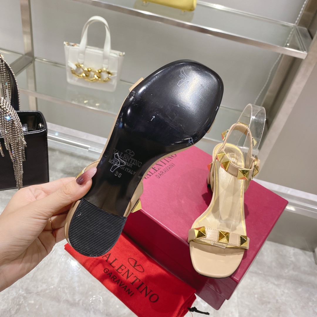 [Valen*tino]〰 Sandalias con tachuelas Valentino nuevas, de primera calidad Exterior: piel de oveja i