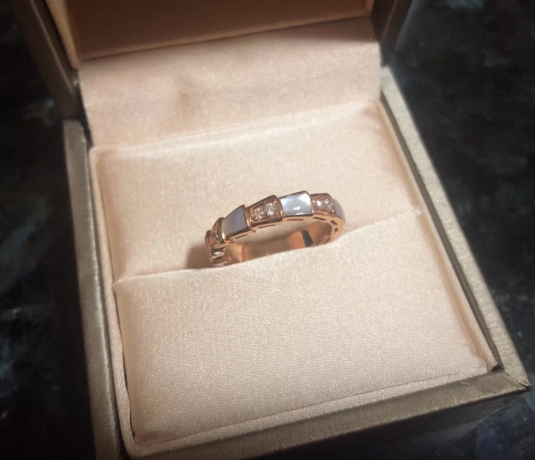 Narrow Mother-of-Pearl Serpenti Ring - Comprehensive 2