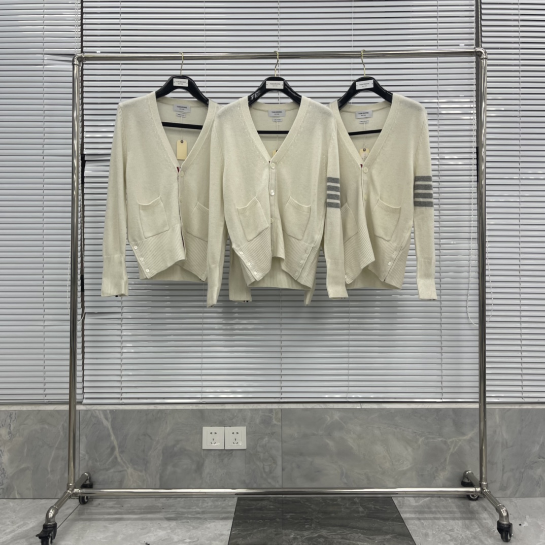톰브라운 여성 가디건 143036 Thom Browne Cardigan 상세 이미지 2