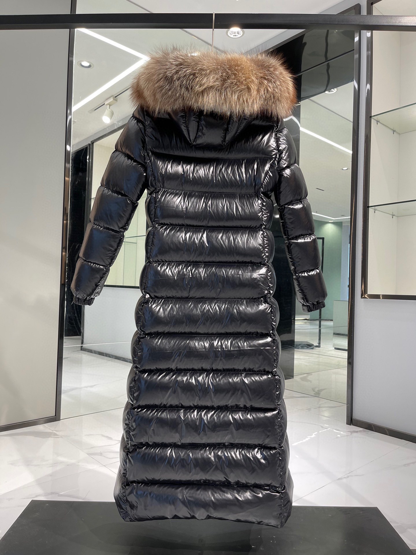 New Moncler Hudson women's knee-length down jacket with fox fur collar, 520g fill, waist belt, ultra-warm for -10°C to -20°C weather.-Big cat