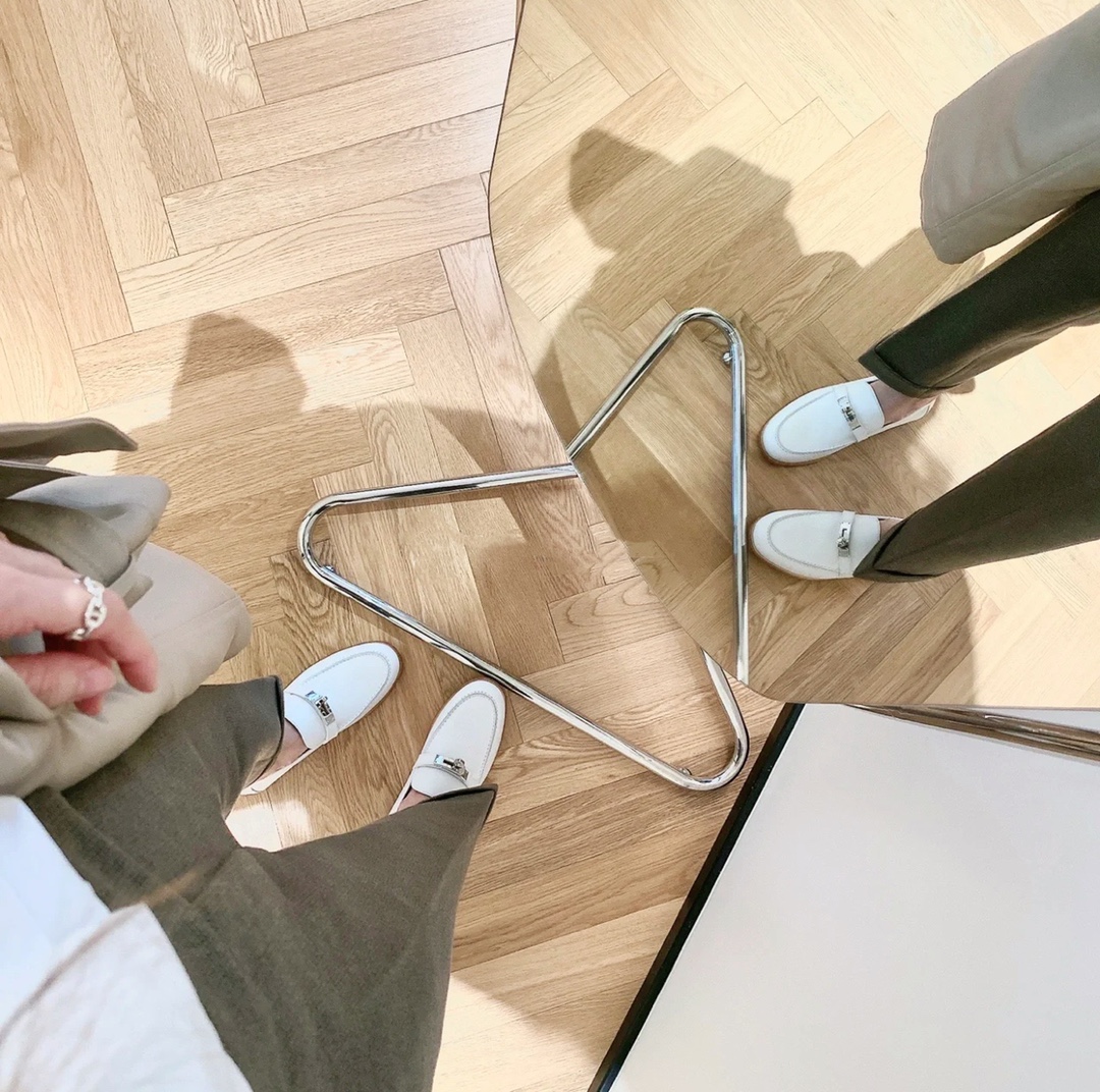 NO:253904,White H brand. Classic official website synchronous kelly buckle suede flat lock loafers, loafers, loafers, chamois leather19860909白色H牌.经典官网同步kelly扣麂皮平底锁扣乐福鞋,乐福鞋,loafers,chamois leather,Women's Shoes