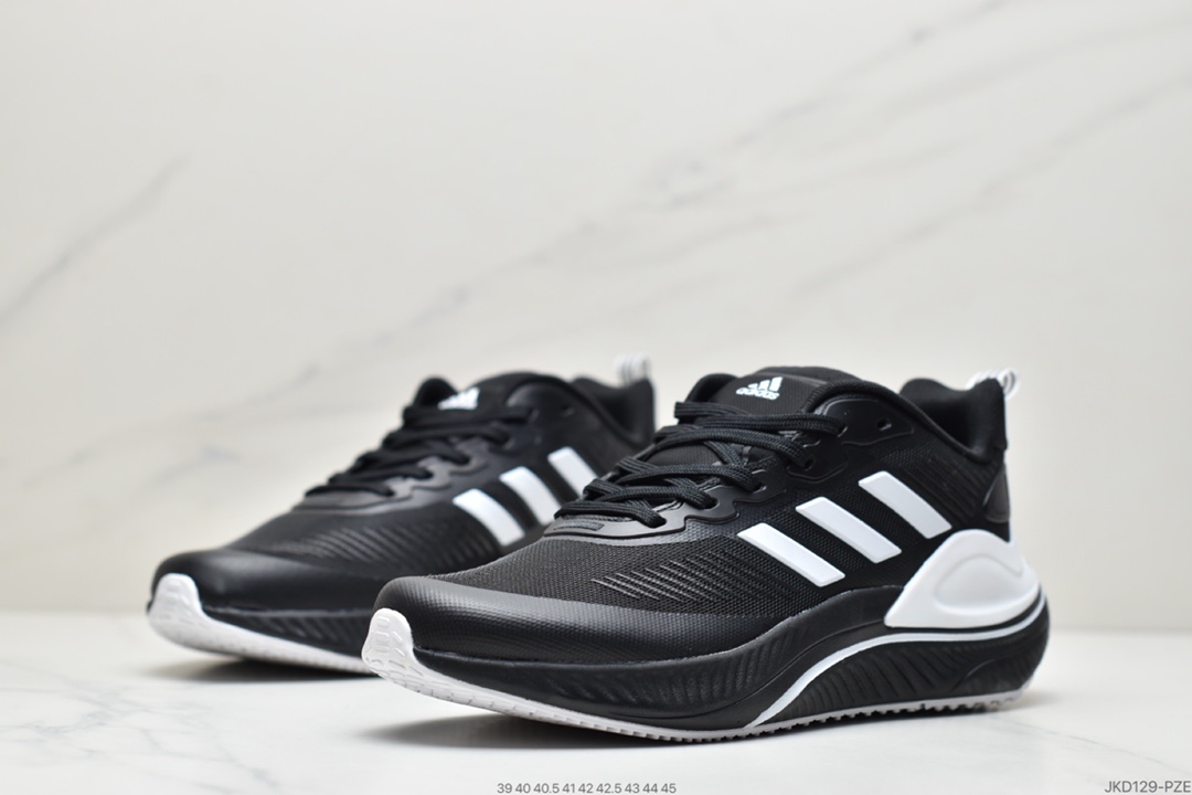 160 阿迪达斯ALPHAMAGMA 鞋子采用织物鞋面 GV7923