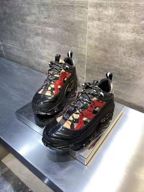 [Burberry Women