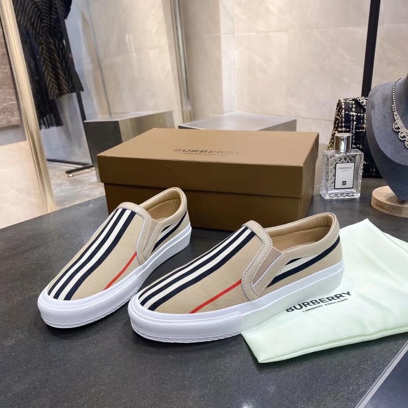 [Burberry Women