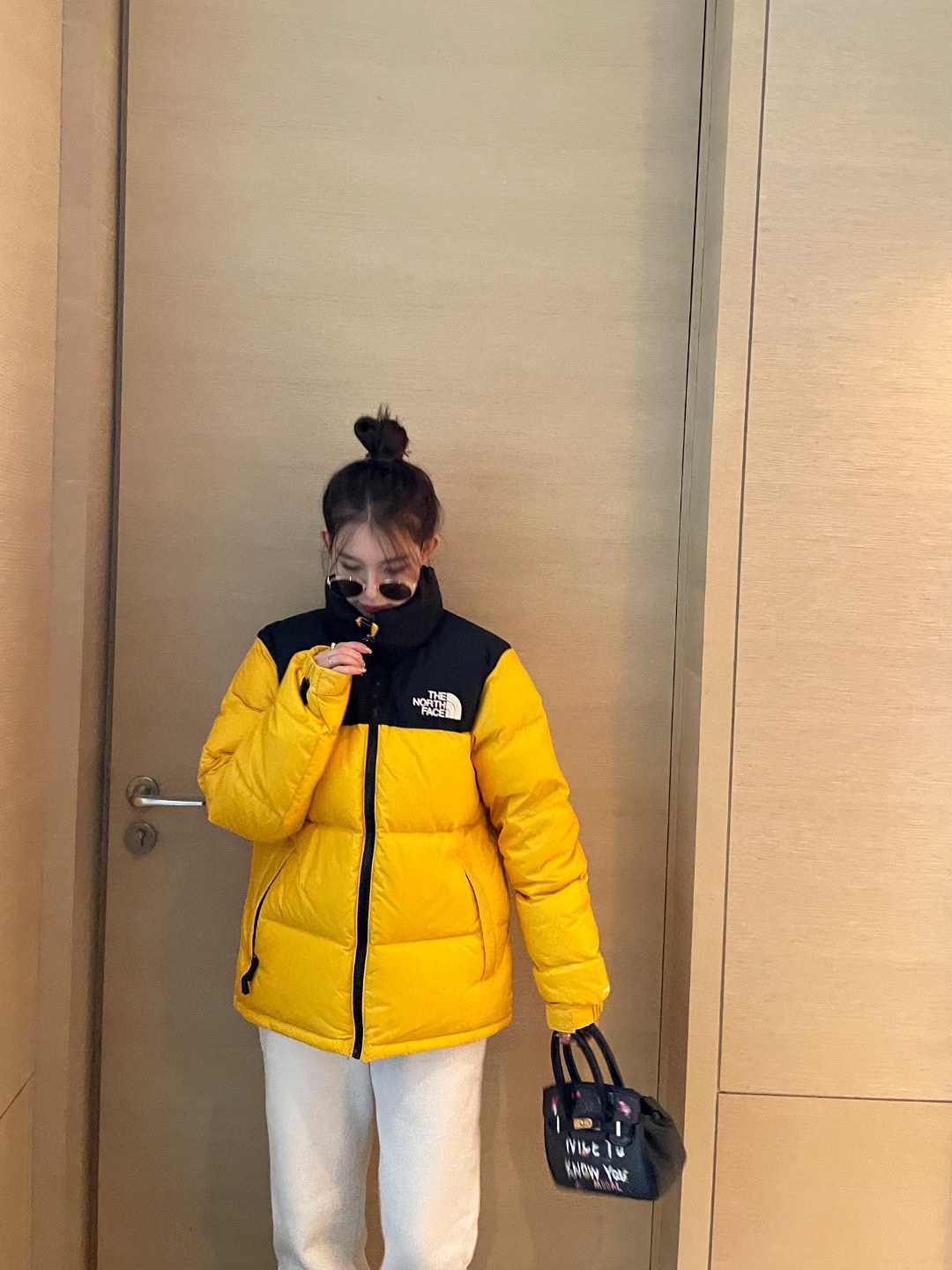 黄色 放店260 高端版本北面/The North Face1996款 身高155-160 体重80-90 穿XS 身高160-165 体重90-100 穿S 身高165-170 体重100-120 穿M 身高170-175 体重120-140 穿L 身高175-180 体重140-170 穿XL 身高180CM 以上 体重170-200 穿2XL