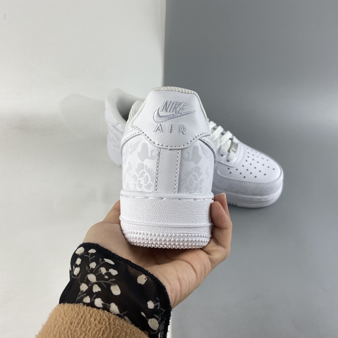 P200 NIKE Air Force 1’07 Low 花卉印花休闲板鞋 DD8959-100
