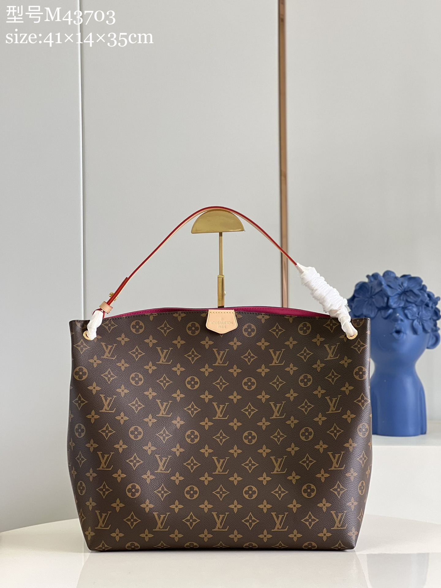 NO:398090,【Exclusive real photo M43703 Rose Red Large】Delightful mid-term shopping bag Classic Monogram canvas interprets the combination of light texture and abundant capacity, taking into account the close-fitting design suitable for daily travel. Natural cowhide details and shiny reveal the brand charm, and soft flat handles achieve comfortable and trendy shoulder-back shape. Magnetic buckle closure and zipper inner bag ensure safe and secure items. Size 41 x 35 x 14 cm (length x height x width) Y.,LV【original leather】,louis vuitton,tom ford,cowhide19860909【独家实拍M43703玫红大号】Delightful中古版购物袋 经典Monogram 帆布演绎轻盈质地与充裕容量的融合,兼顾适宜日常出行的贴身设计.天然牛皮细节与亮泽显露品牌韵致,柔软平手柄实现舒适而不失潮流的肩背造型.磁扣开合与拉链内袋确保物品安全无虞. 尺寸41 x 35 x 14 厘米 (长度 x 高 x 宽) Y.,LV【原厂皮】,louis vuitton,tom ford,cowhide,Bag