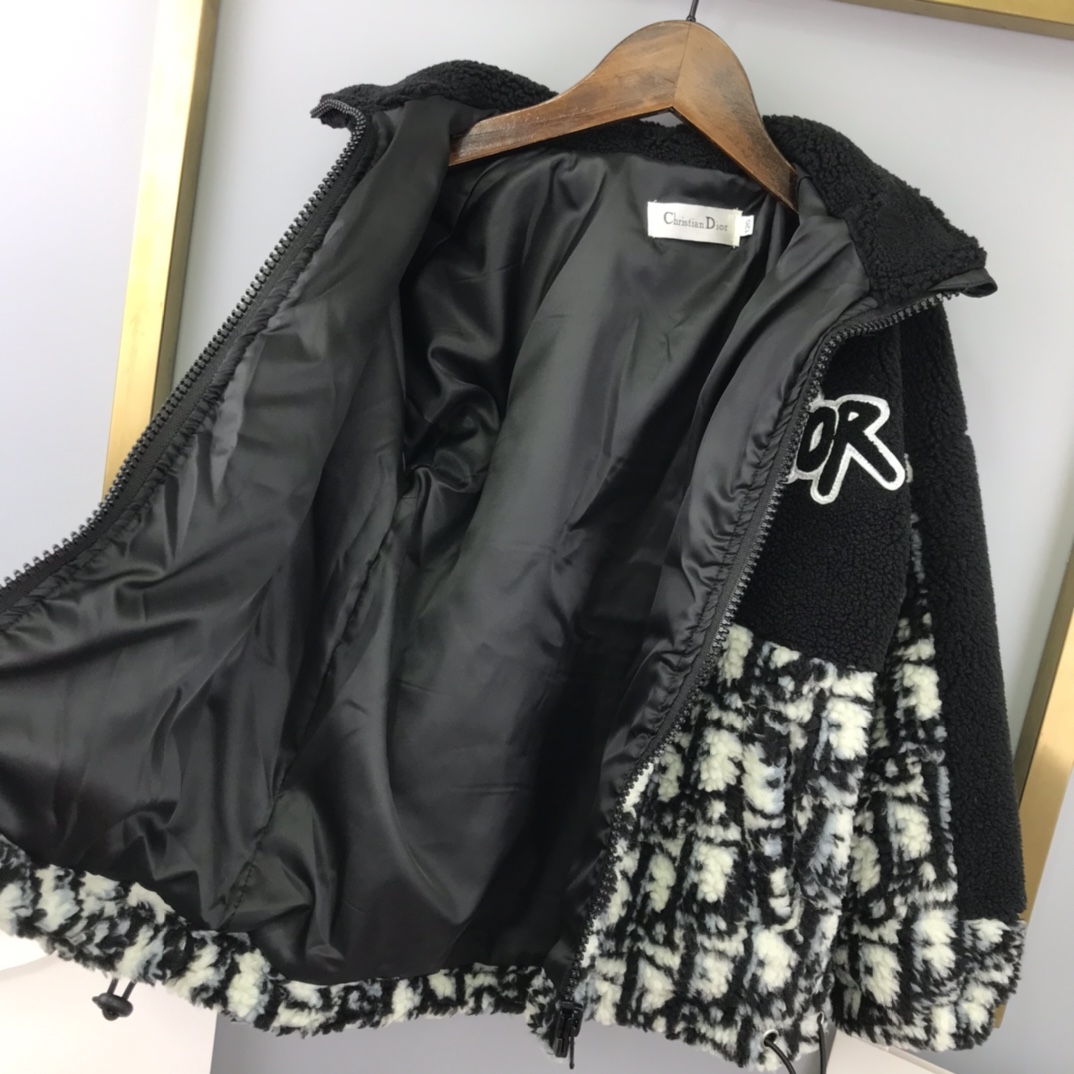 Winter 2021 Fashionable Wool Coat in Black for Men and Women - 图片 3