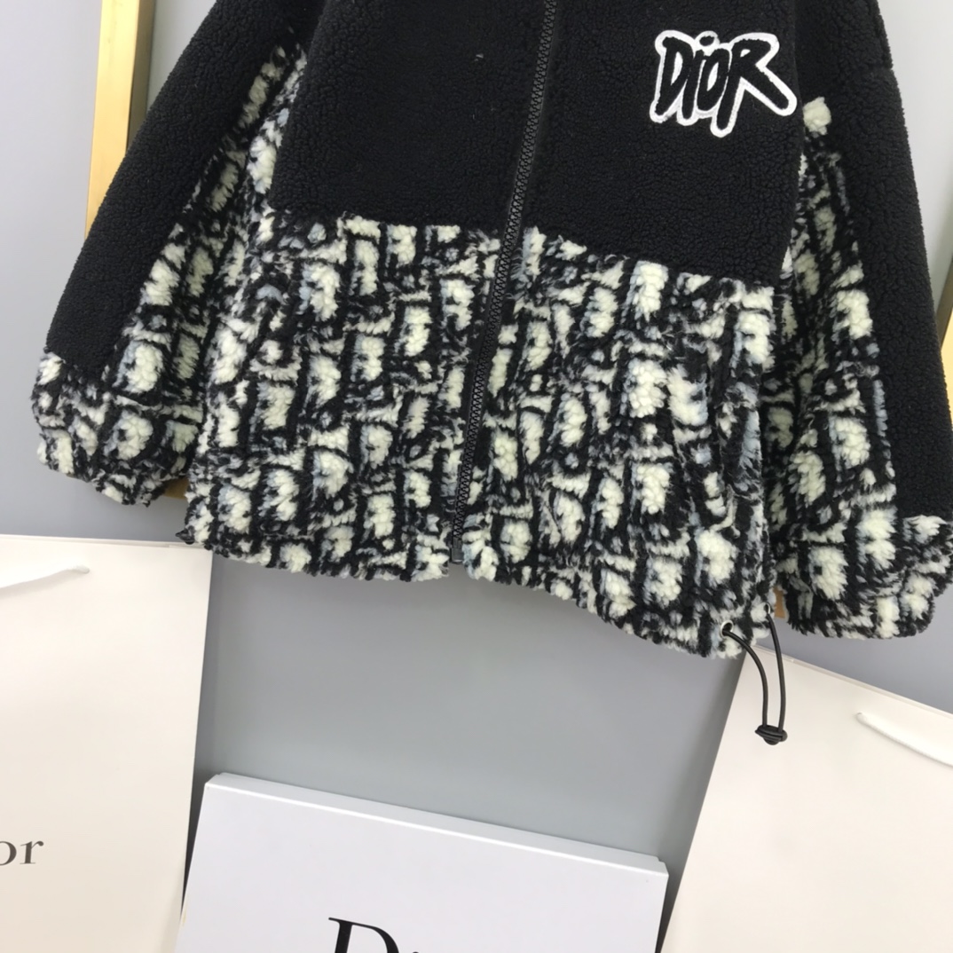 Winter 2021 Fashionable Wool Coat in Black for Men and Women - 图片 6
