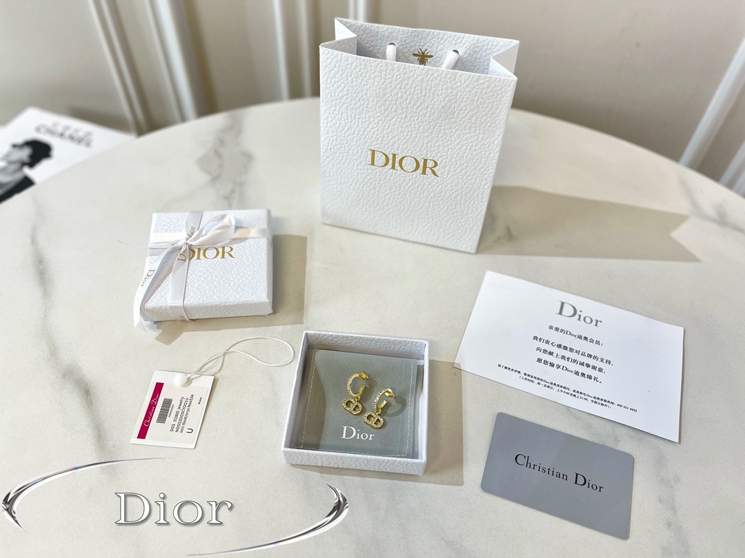 新款☑️DIOR迪奥满钻 CD耳钉耳环