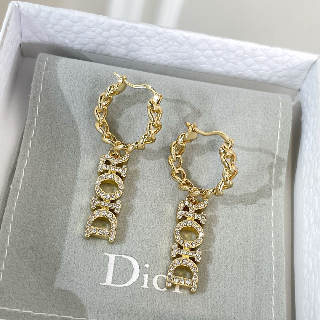 新款☑️DIOR迪奥满钻字母耳钉耳环