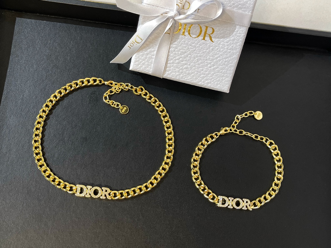 新款☑️DIOR迪奥满钻字母手链 项链