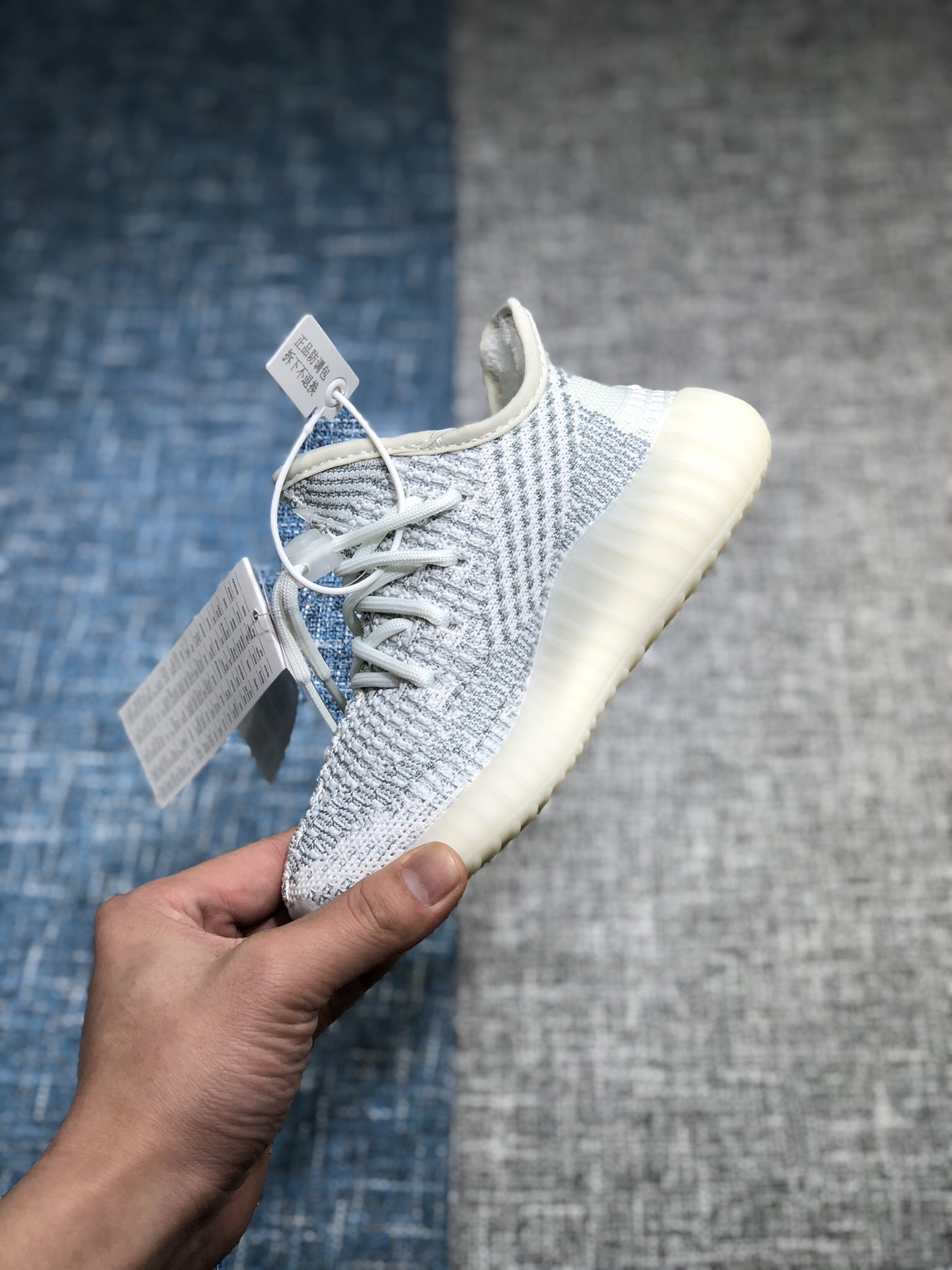图片[3]-加毛款 冬季专属 ❗️加绒满天星 全新批次出货 独家供应👏Yeezy 350v2 冰蓝满天星 童鞋#同步官方发售版本 市场唯一正确版本 原厂纸板开模 原厂织面，市售唯一巴斯夫童鞋，专供外贸 中文盒标齐全 完全可充正操作 货号：FW3047 尺码：28-35-选品中心