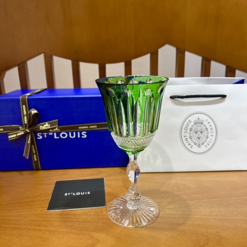 St. Louis Tommy Green Crystal Wine Glass | Handcrafted French Artistry 1 St. Louis Tommy Green Crystal Wine Glass | Handcrafted French Artistry