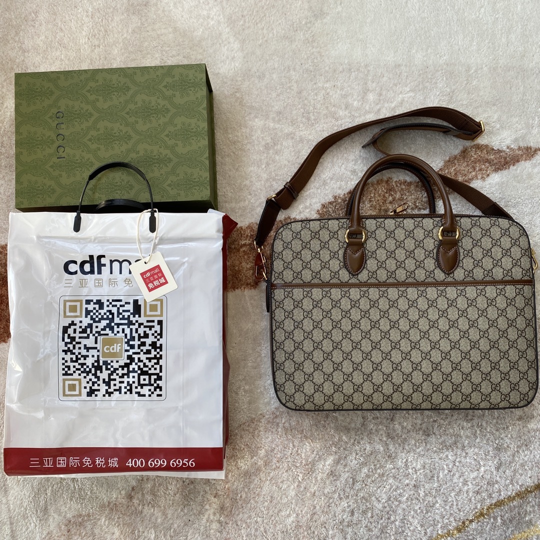 原厂皮配Cdfmall三亚免税店手提袋新款到货自问世以来互扣式双G一直都是品牌的标志性元素之一耳熟能详的