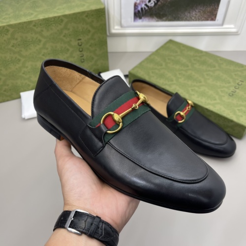Mocasines Gucci Clásicos de Cuero Negro con Detalle de Hebilla Ecuestre 1 Mocasines Gucci Clásicos de Cuero Negro con Detalle de Hebilla Ecuestre