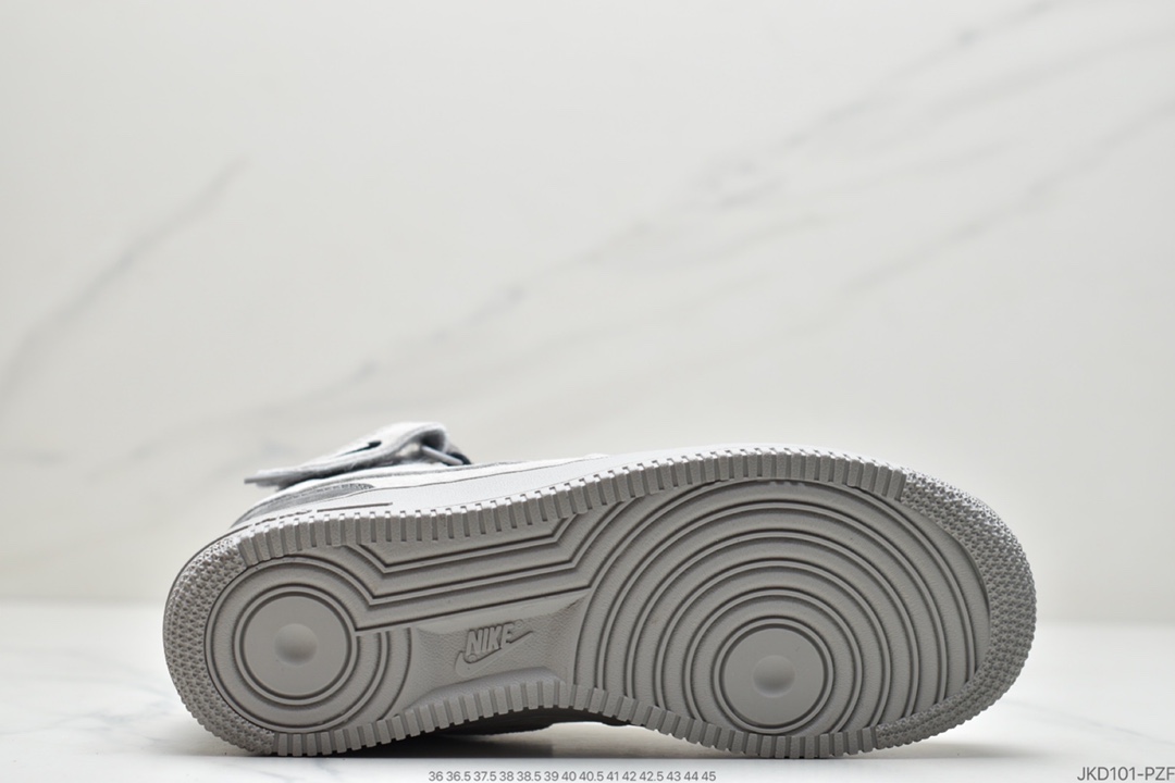 160  Air Force 1 MID x Reigning Champ 卫冕冠军联名款807618-200