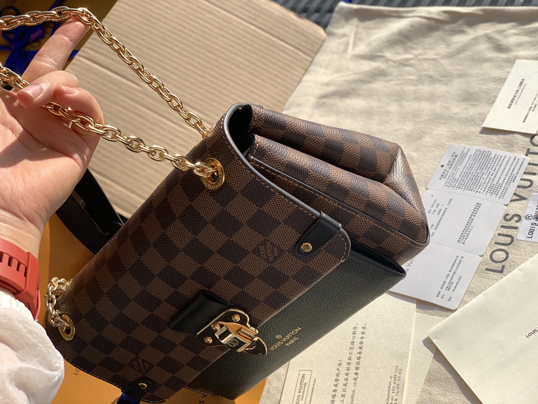 🌼 m40108尺寸25 x 17 x 9.5 CM 棋盘格黑色，这款Vavin小号手袋，Damier 
