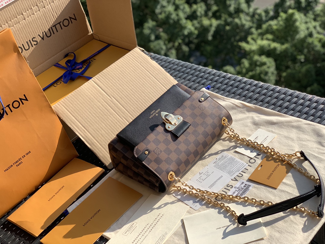 🌼 m40108尺寸25 x 17 x 9.5 CM 棋盘格黑色，这款Vavin小号手袋，Damier 