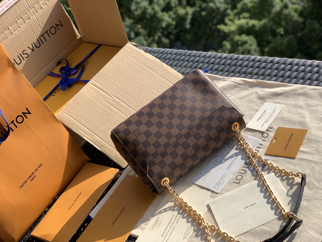 🌼 m40108尺寸25 x 17 x 9.5 CM 棋盘格黑色，这款Vavin小号手袋，Damier 