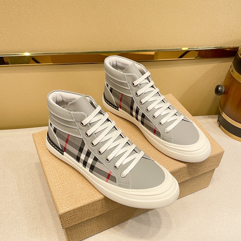 I5 巴宝莉 Burberry 2022休闲运动男鞋，全新米兰时装时尚的设计，完美做工，原版复刻 骑士花纹 原版材质牛皮 柔软舒适，猪皮内里制作柔软舒适，让行走更加便捷舒适，惊世之作，与官方的质量相比美的1：1复刻[色]打造时尚个性衬托你的与众不同男鞋