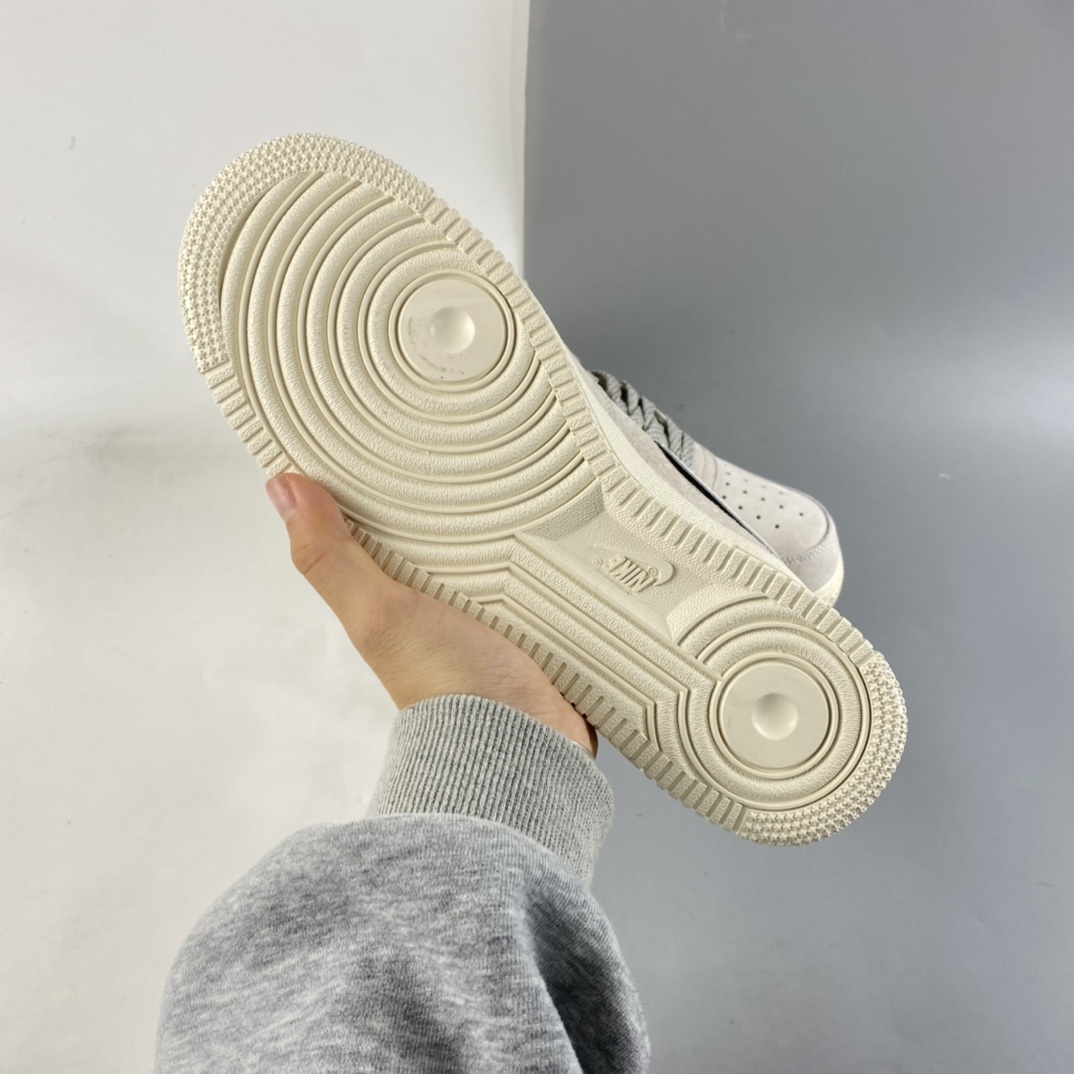 P220  NIKE Air Force 1’07 Mid 空军一号板鞋 AA1118-005